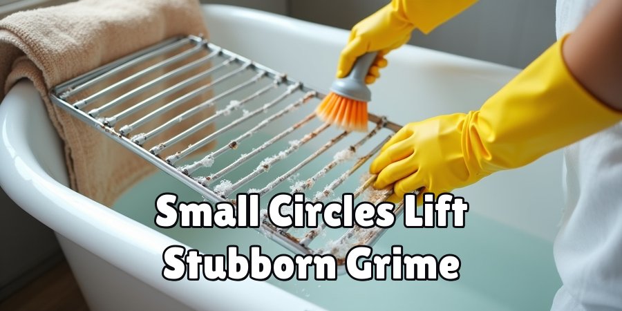 Small Circles Lift Stubborn Grime